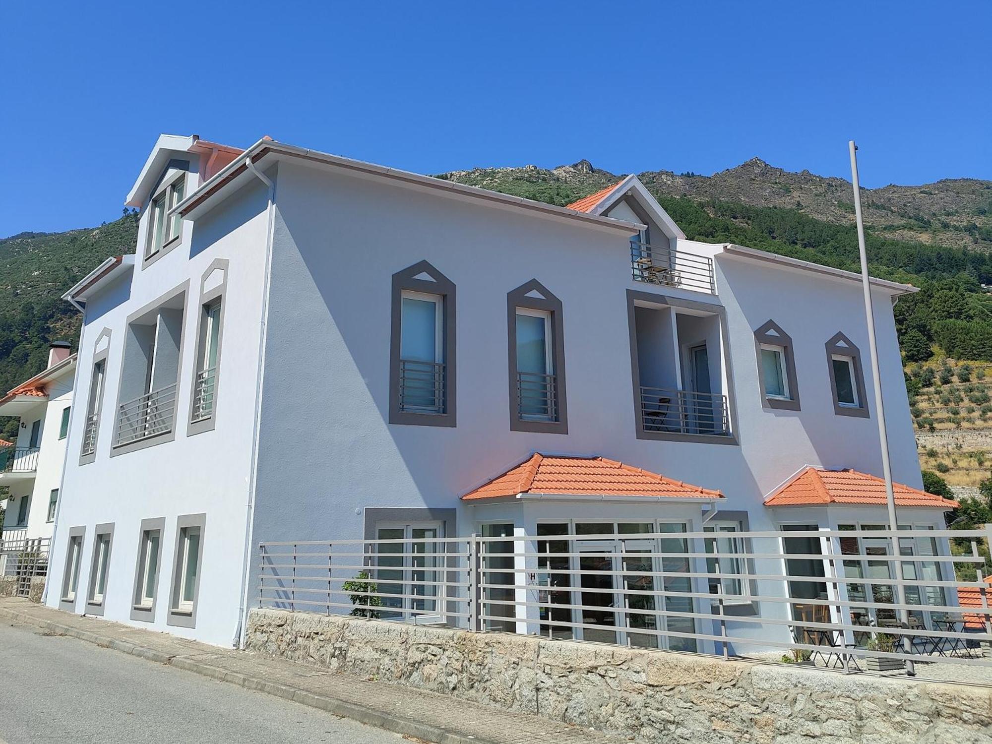 Vale Do Zezere Hotel Manteigas Exteriör bild